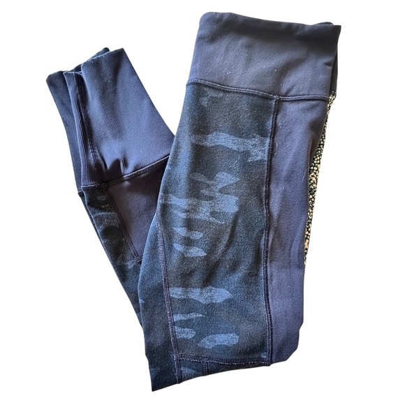 RARE LULULEMON WUNDER UNDER Sashiko Inkwell Navy Blue camouflage leggings Size 6 - Picture 5 of 11